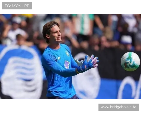 米兰考虑引进都灵门将米林科维奇 替代可能离队的迈尼昂